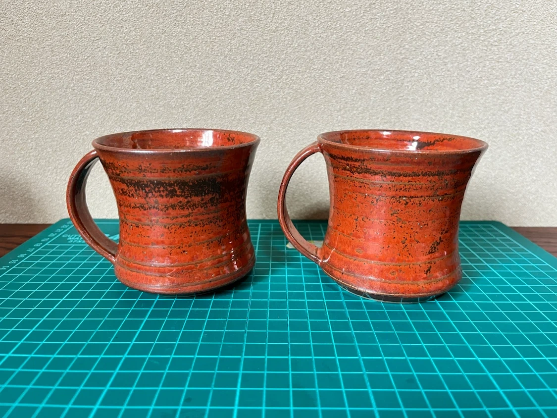 陶器 マグカップ 2個セット 赤系の写真3枚目