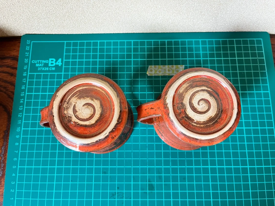 陶器 マグカップ 2個セット 赤系の写真4枚目