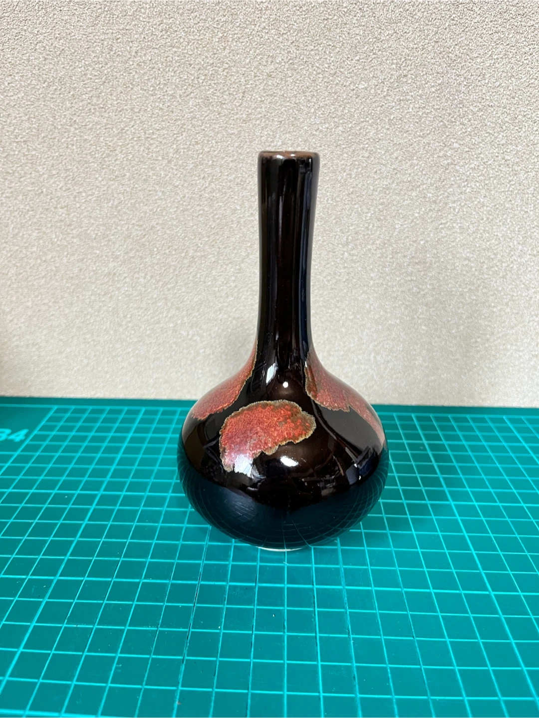 陶器 花瓶 模様入り 卓上フラワーベースの写真2枚目