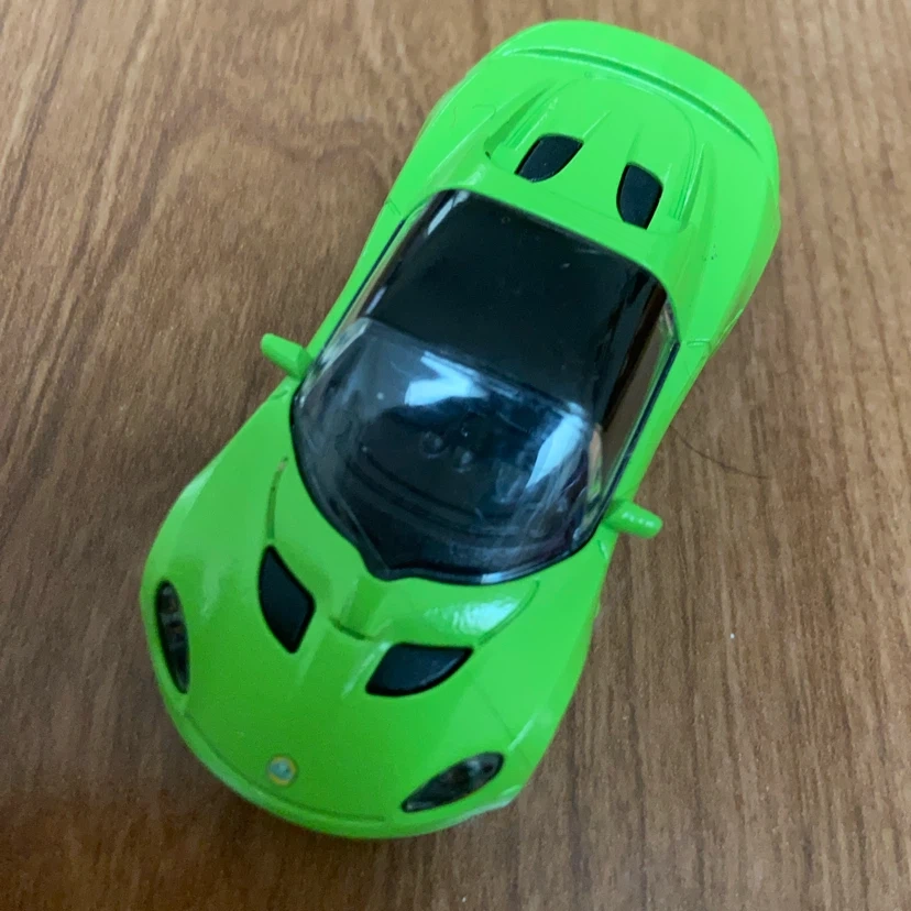 ミニカー スポーツカー グリーン