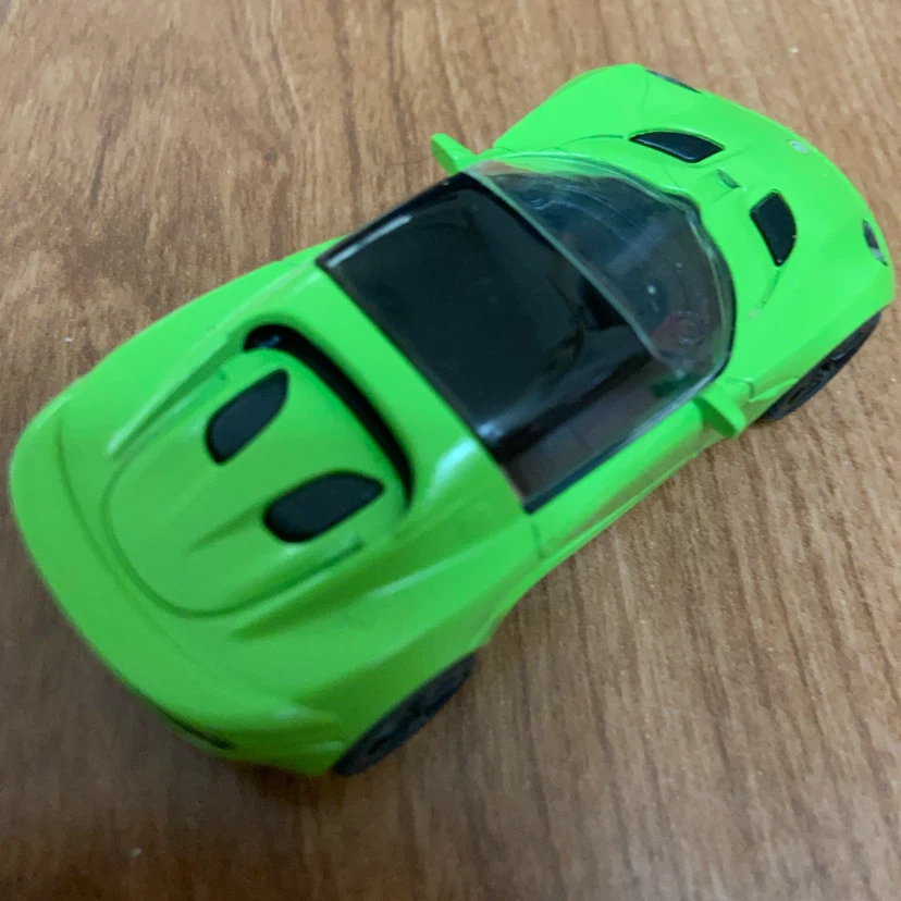 ミニカー スポーツカー グリーンの写真3枚目
