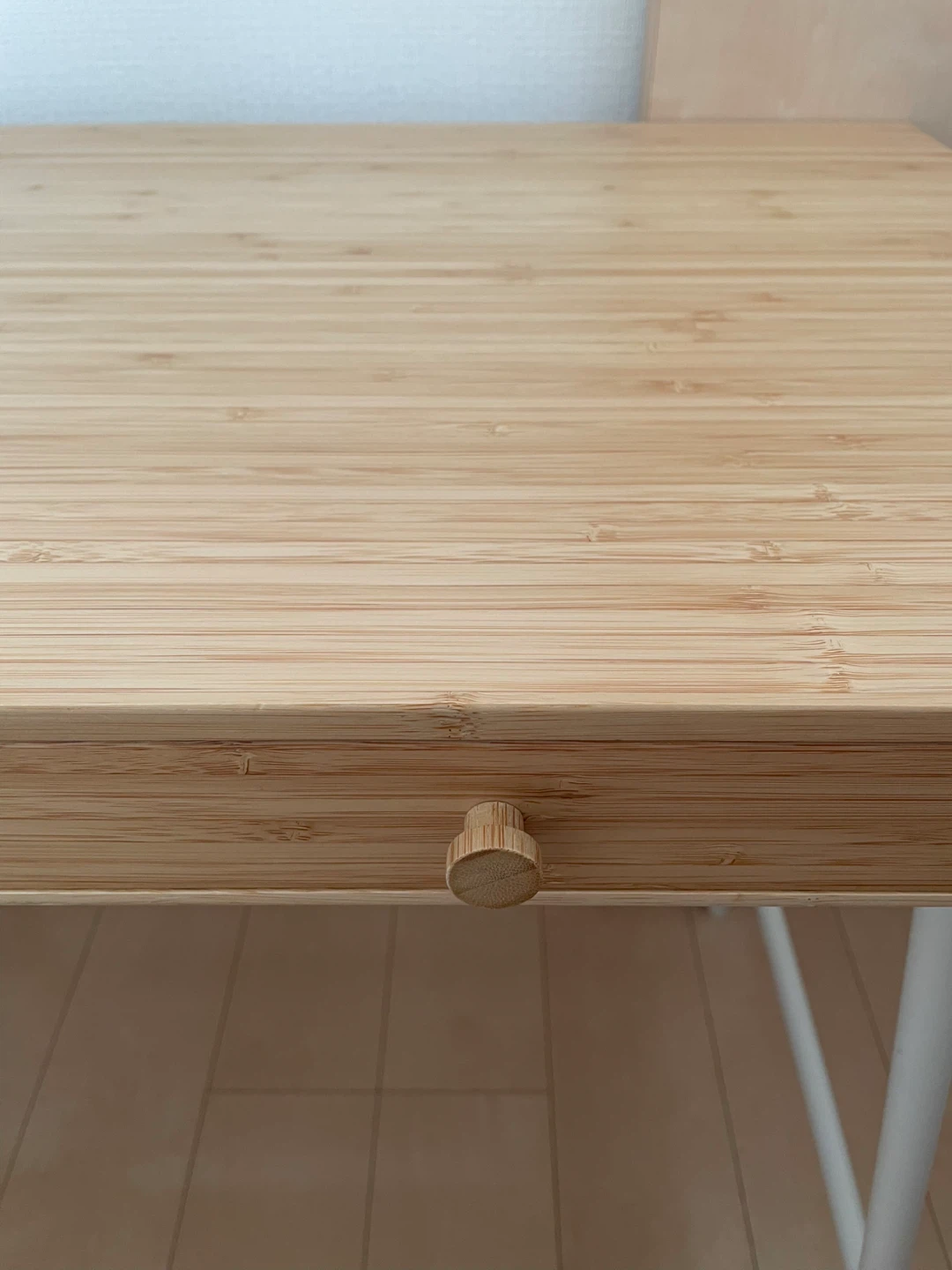 IKEA リルオーセンデスク  幅102cm 定価: 16,990円の写真3枚目