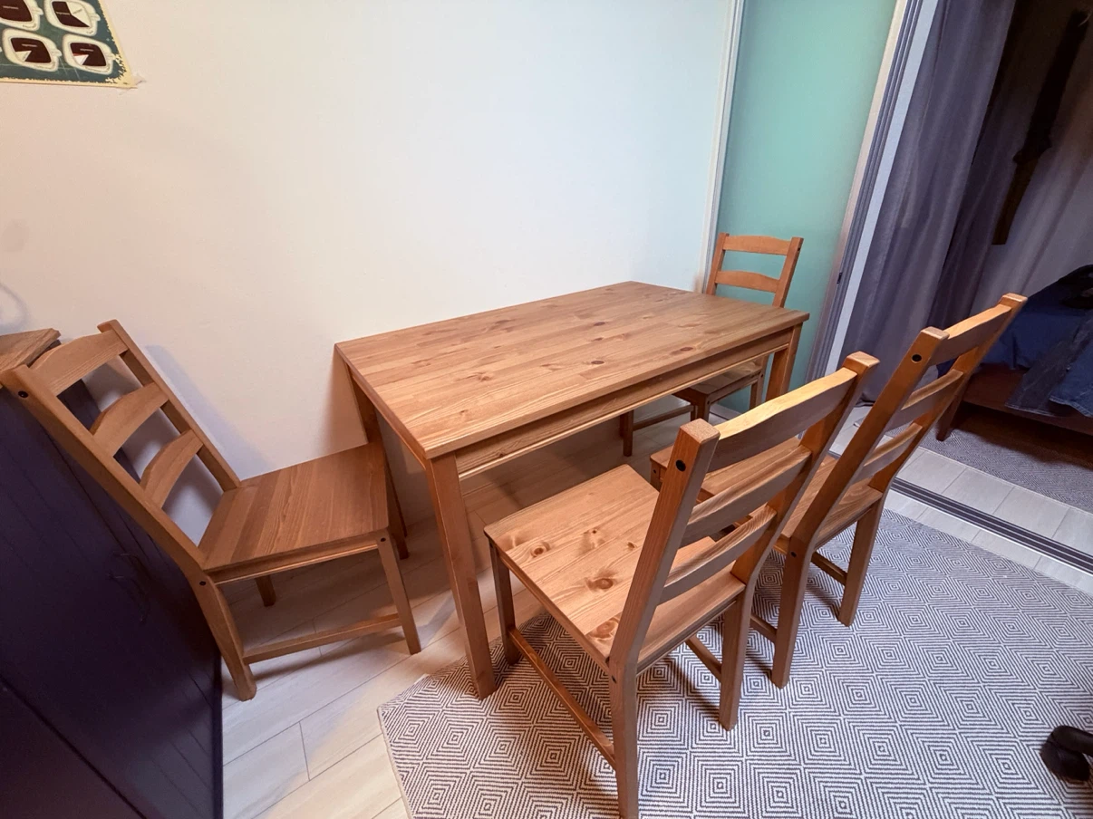 IKEA木製ダイニングテーブル＆チェア4脚セットの写真2枚目