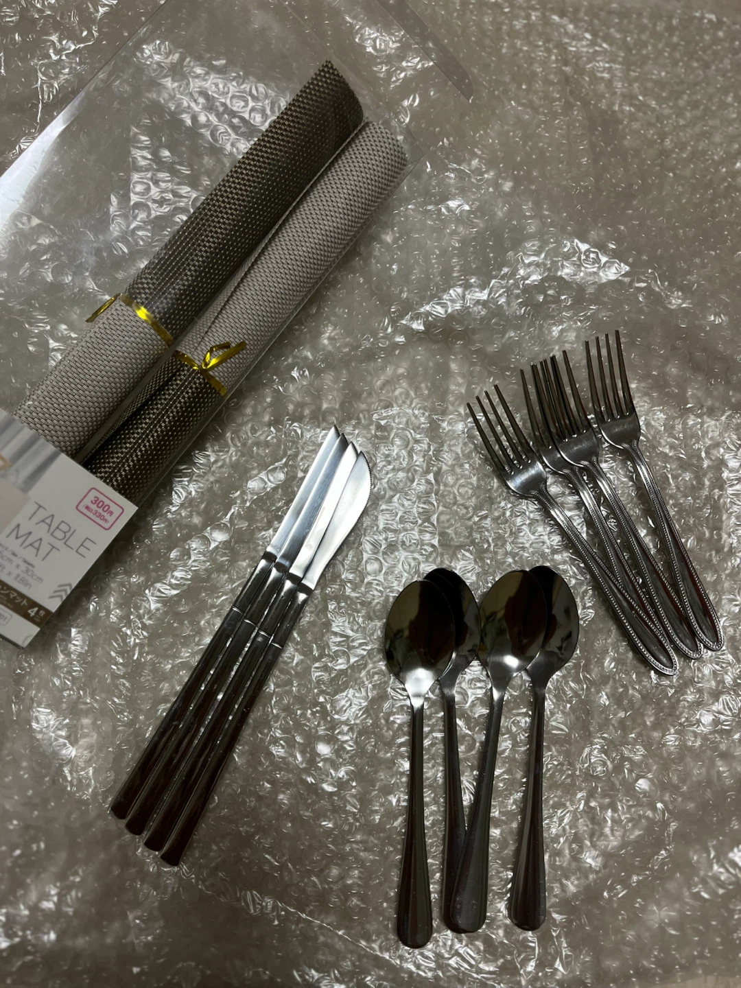 食器・カトラリー・ランチョンマットセット