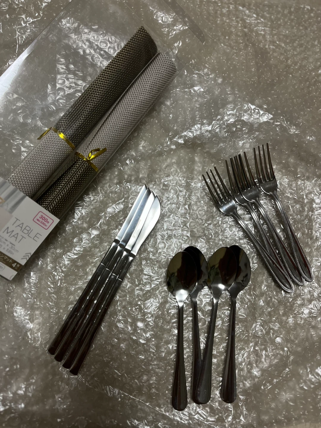 食器・カトラリー・ランチョンマットセット