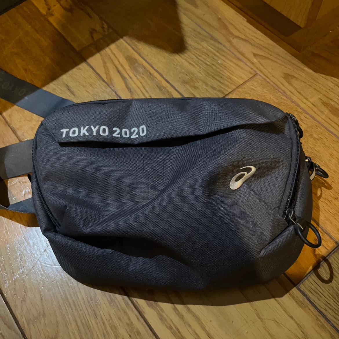 アシックス TOKYO2020 ボディバッグ グレー