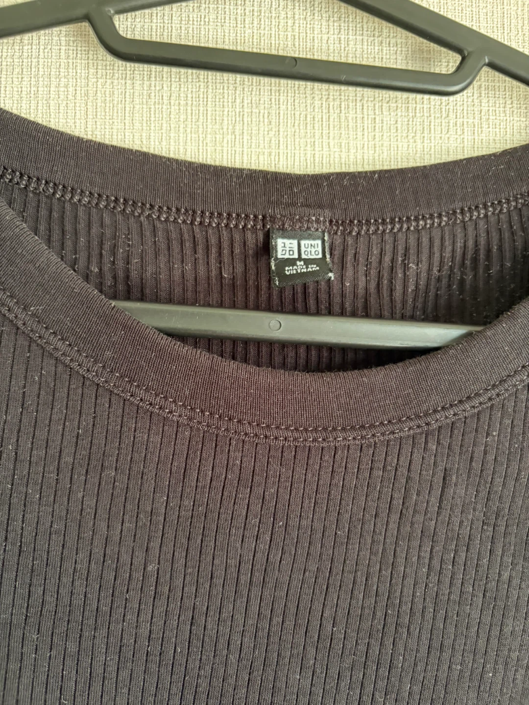 ユニクロ リブクルーネックTシャツ 黒 Mサイズの写真2枚目