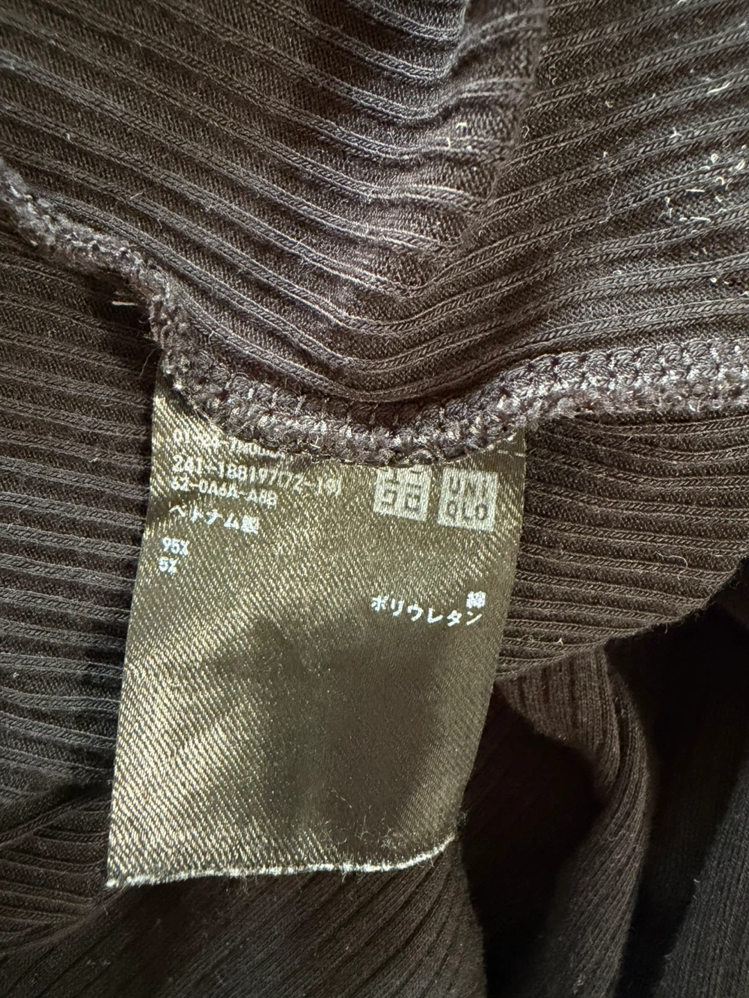 ユニクロ リブクルーネックTシャツ 黒 Mサイズの写真7枚目