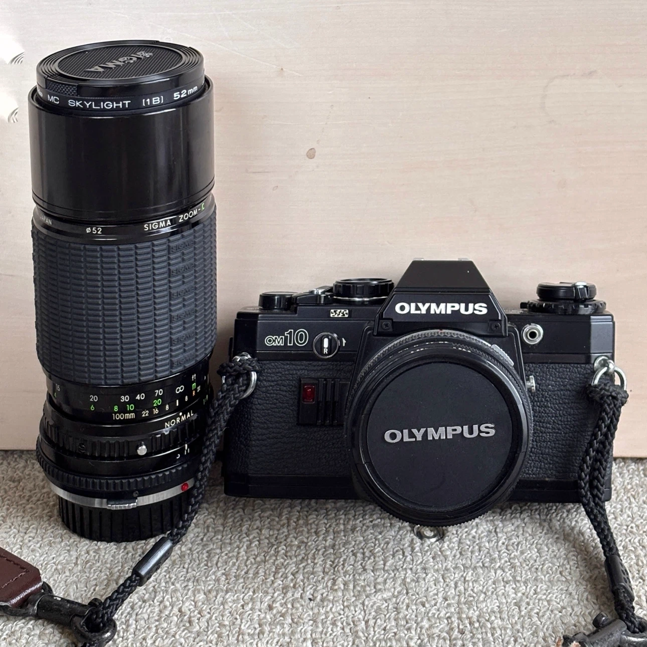 OLYMPUS OM10 フィルム一眼レフカメラ + SIGMA ZOOM 100-200mm