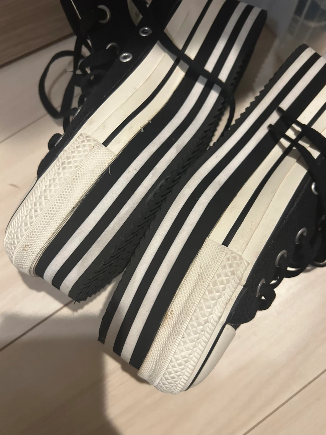 コンバース 厚底 ハイカット 黒 24cmの写真3枚目