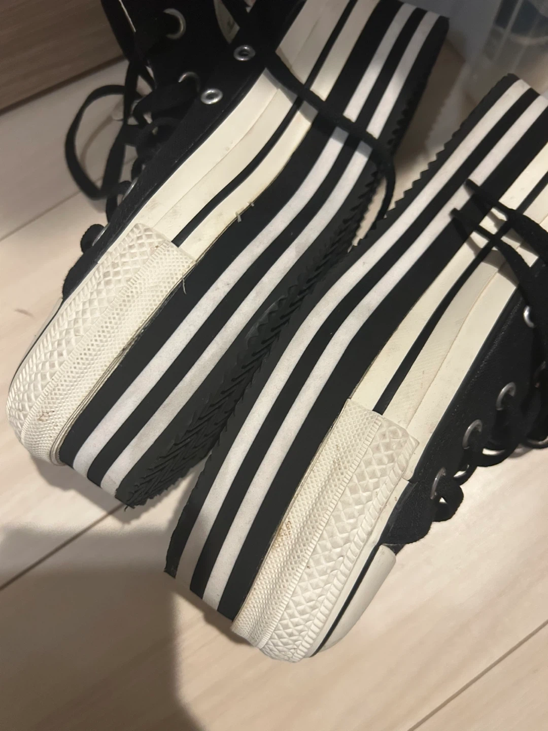 コンバース 厚底 ハイカット 黒 24cmの写真3枚目