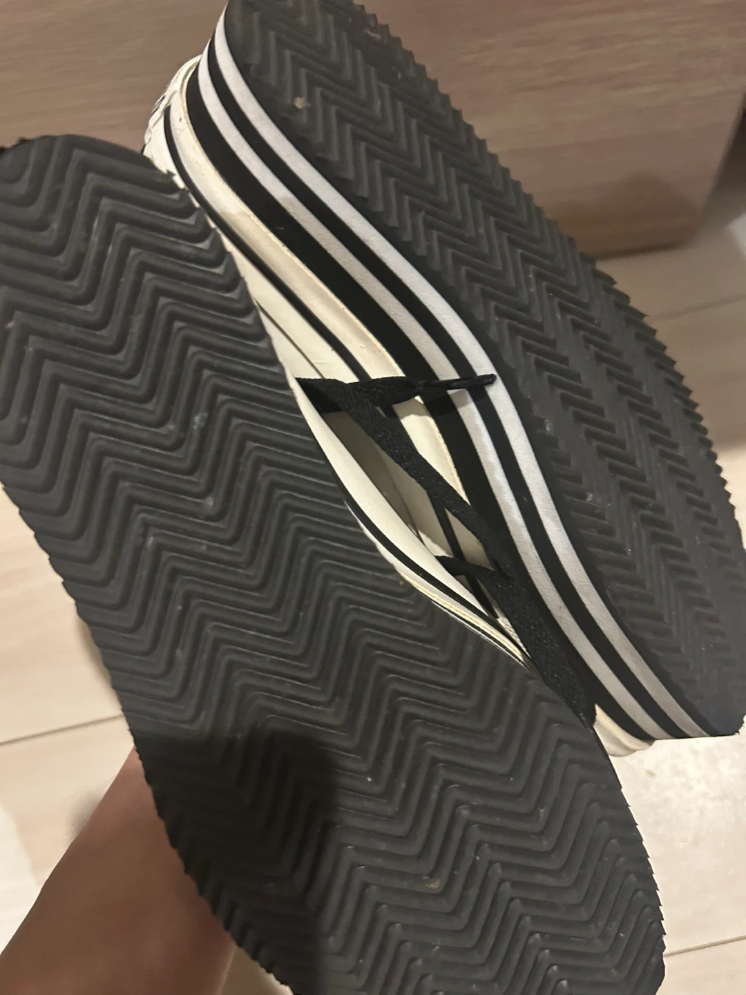 コンバース 厚底 ハイカット 黒 24cmの写真4枚目
