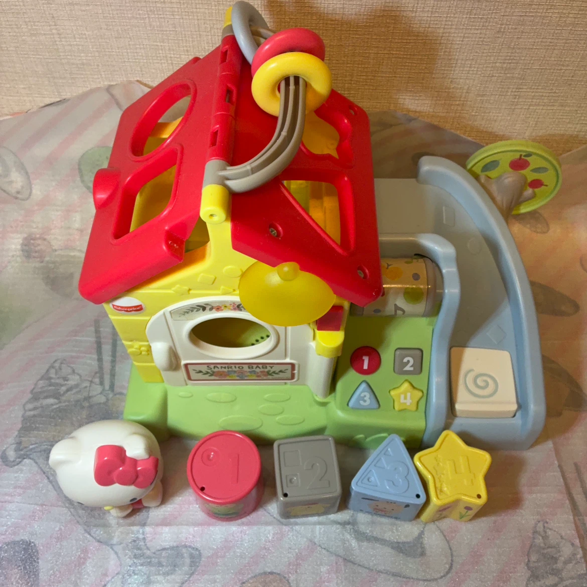 フィッシャープライス サンリオベビー 知育玩具の写真2枚目