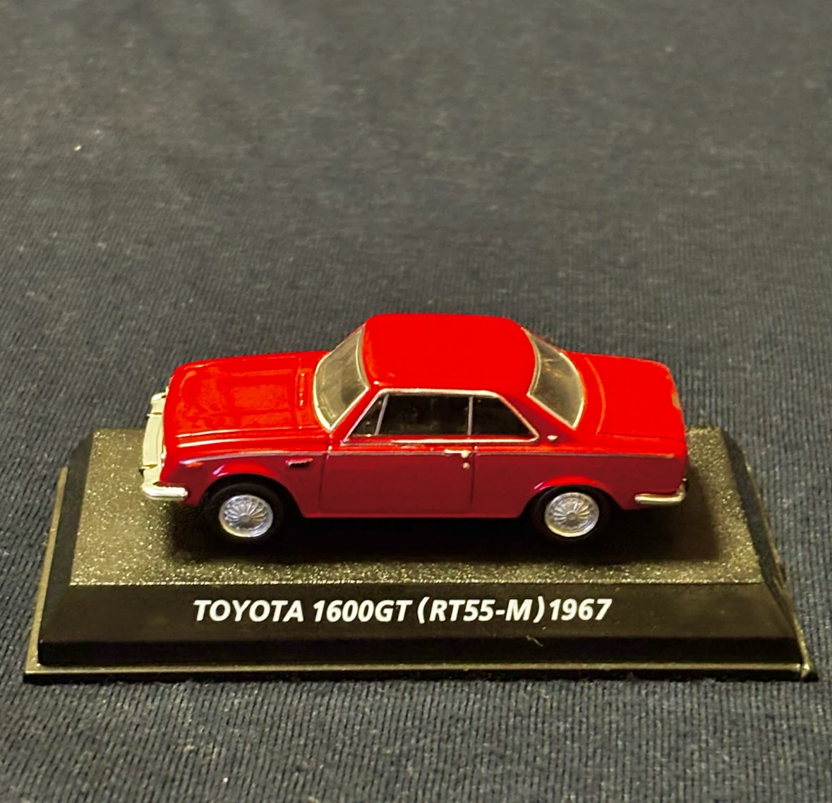 絶盤名車 トヨタ1600 GT 1/64スケール ミニカー
