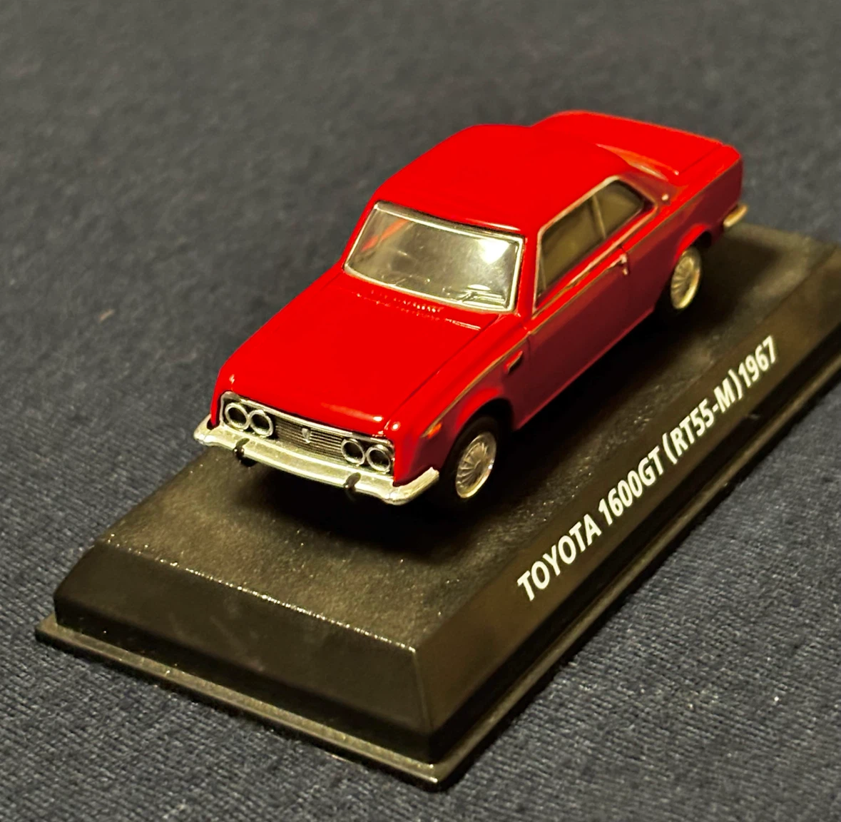 絶盤名車　トヨタ1600 GT 1/64スケール　ミニカーの写真2枚目