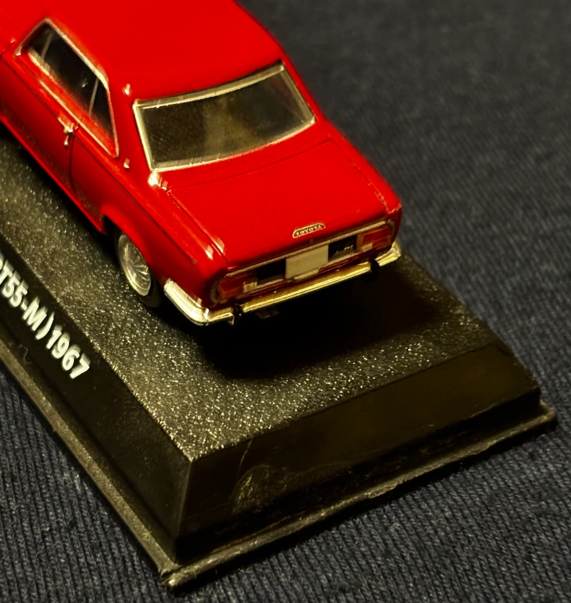 絶盤名車 トヨタ1600 GT 1/64スケール ミニカーの写真3枚目