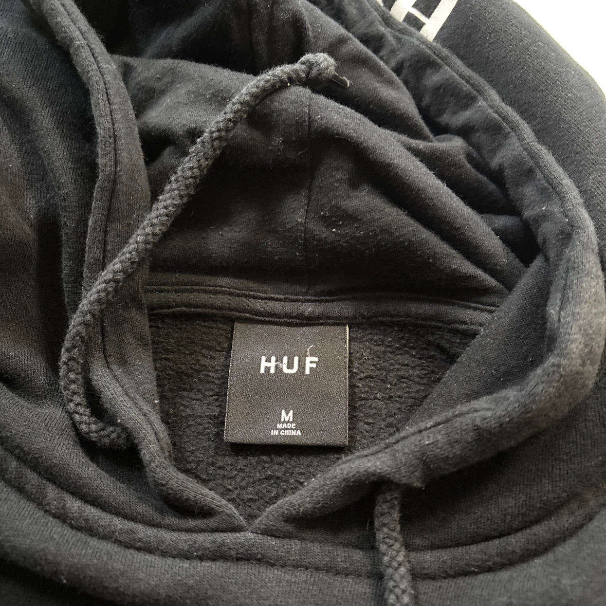 H.u.fハフ のフーデイ　パーカー　 ブラック Mサイズの写真6枚目