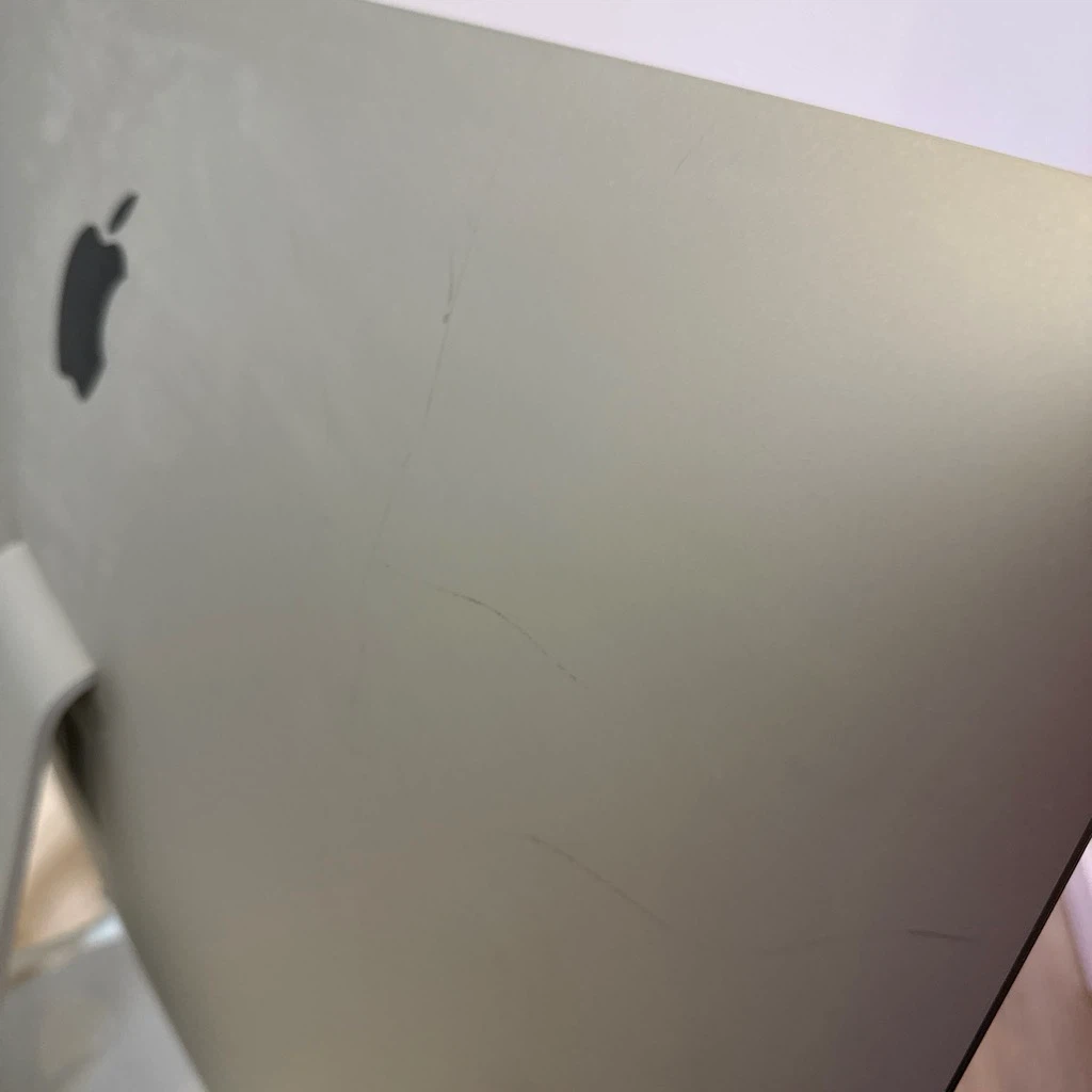 iMac 27インチ Retina 5K Late 2015 Core i7 4GHz／16GB／2.12TB 初期化済の写真5枚目