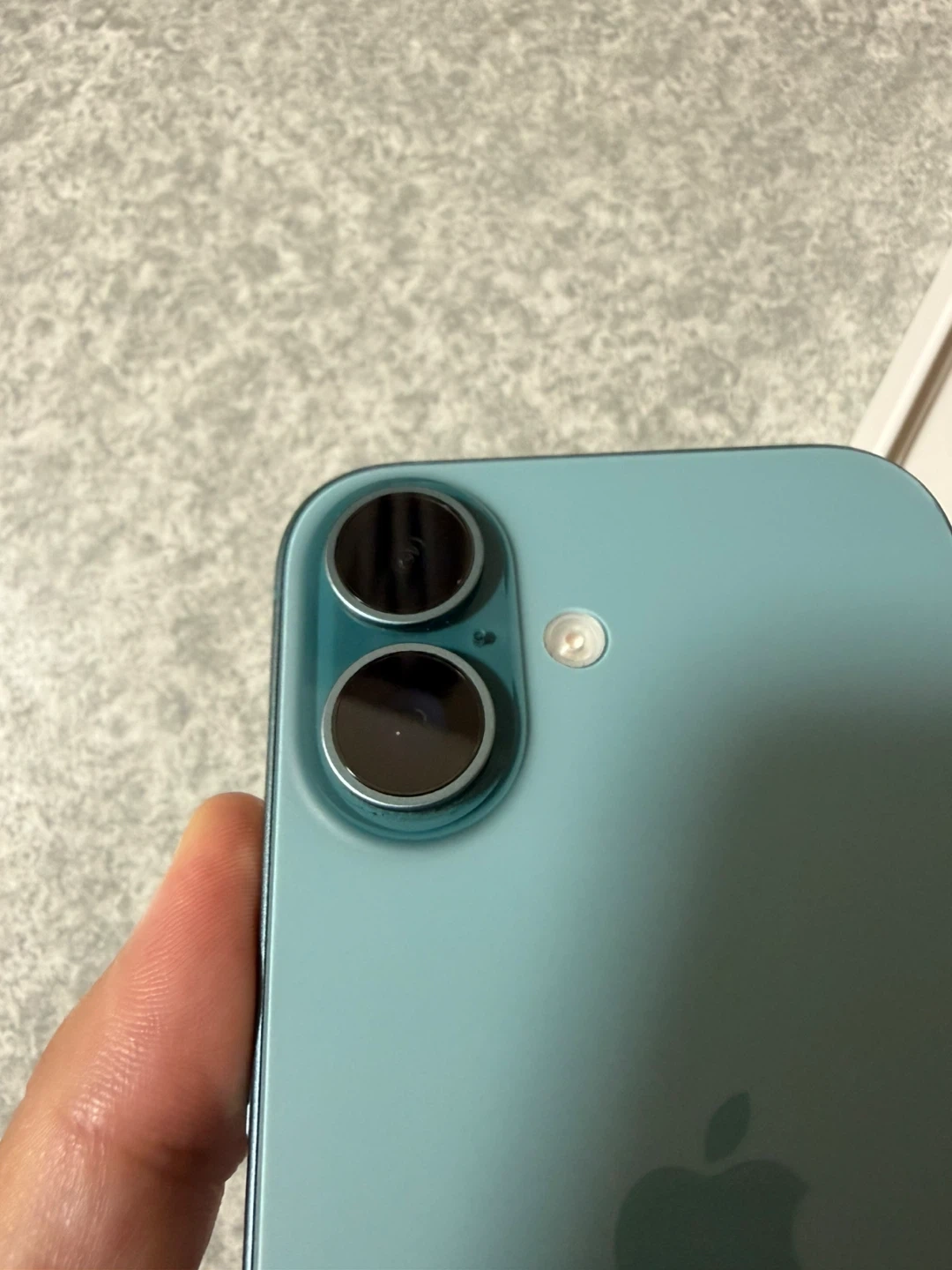 アップル iPhone 16 ブルー 本体 SIMフリーの写真4枚目