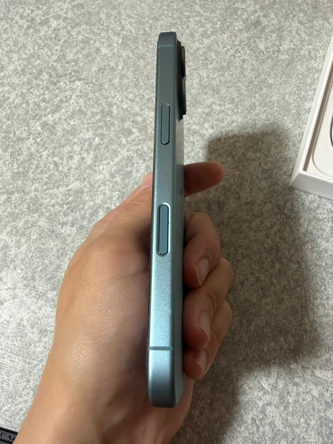 アップル iPhone 16 ブルー 本体 SIMフリーの写真8枚目