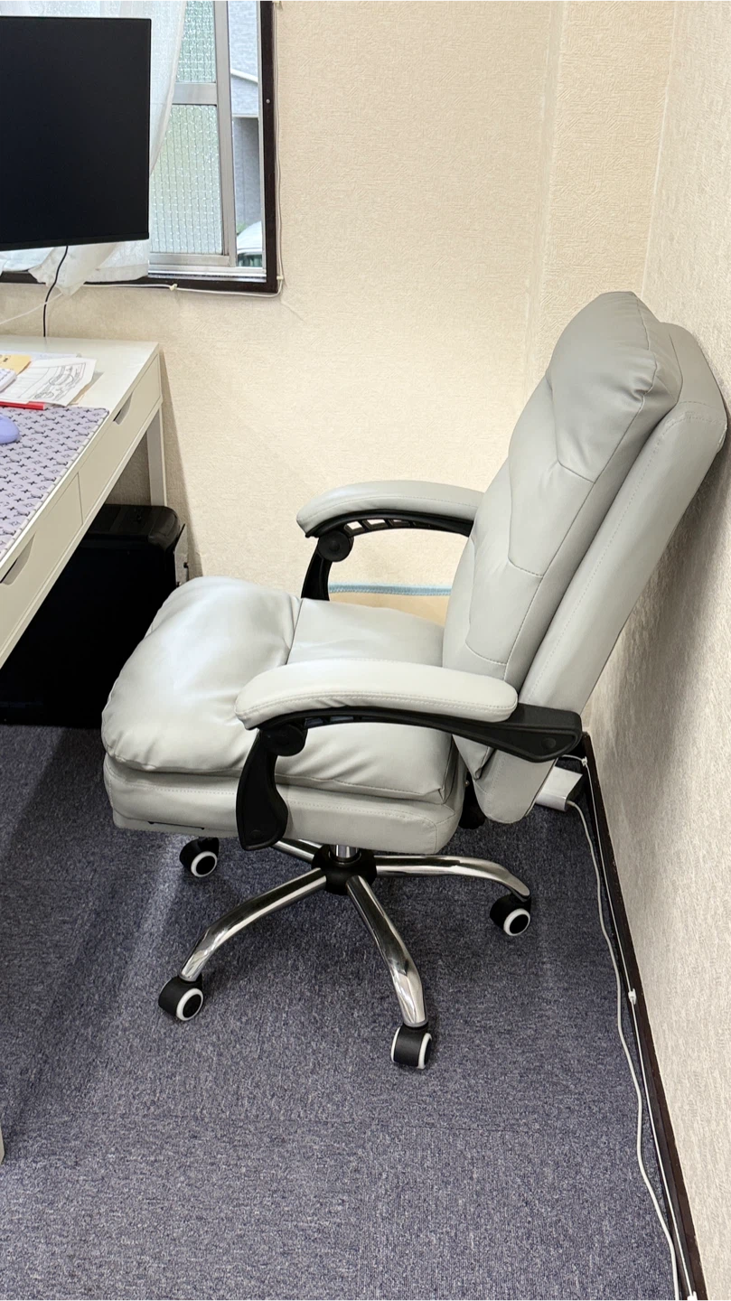 リクライニングオフィスチェア フットレスト付 グレーの写真2枚目