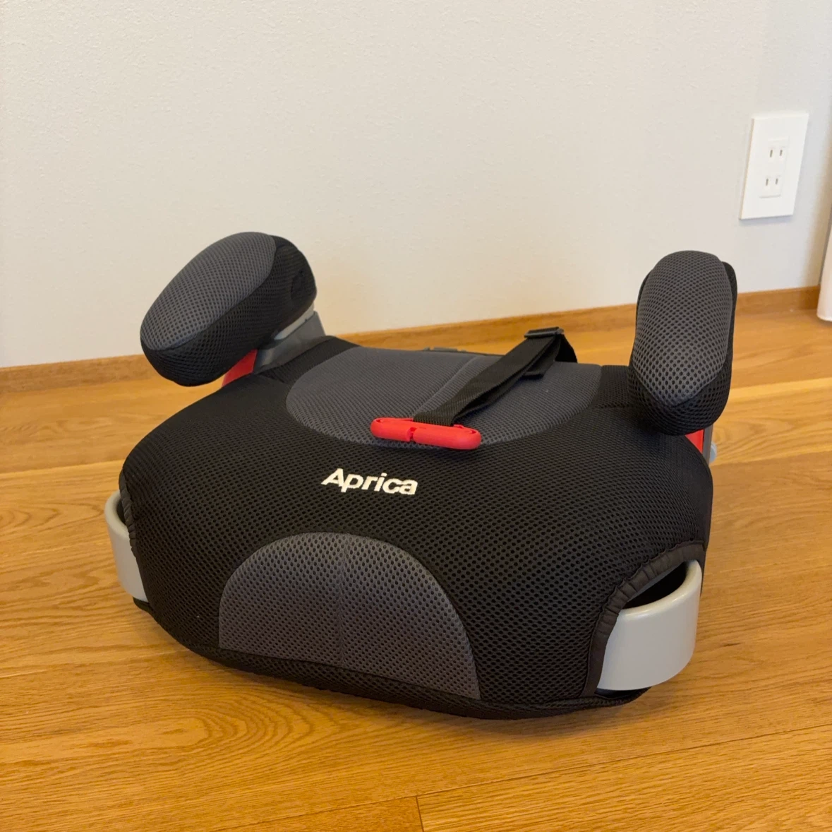 アップリカ ジュニアシート ブースター