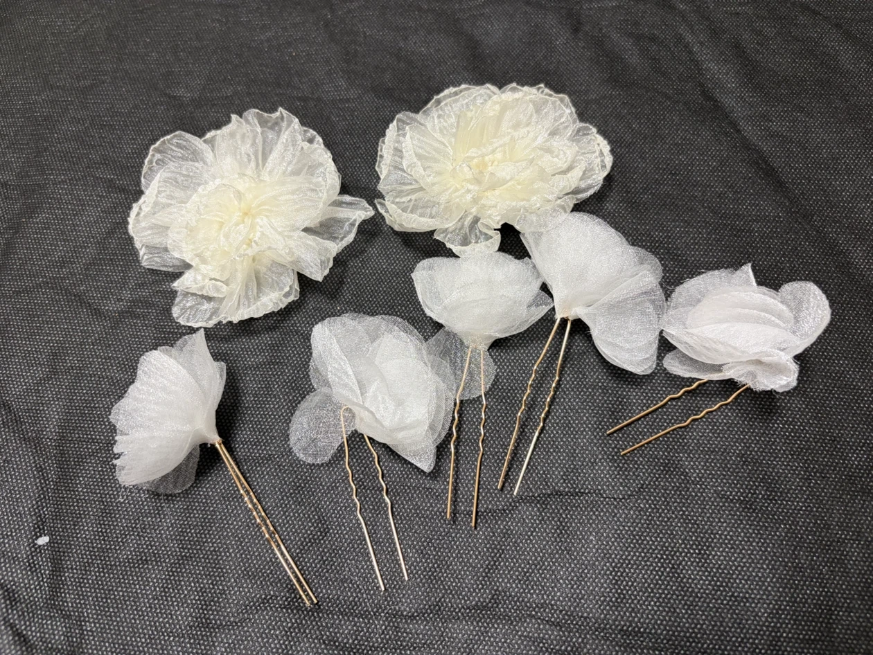 ヘアクリップ ヘアピン 花 髪飾り ホワイト 7点セットの写真3枚目