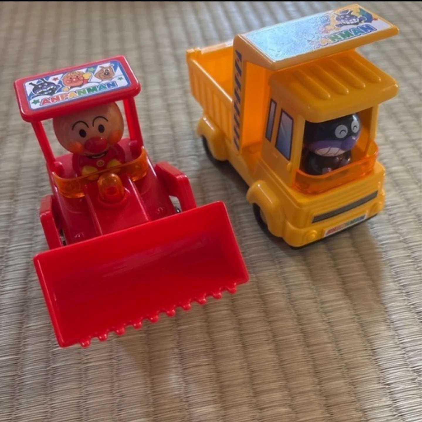 アンパンマン ミニカー 2台セット