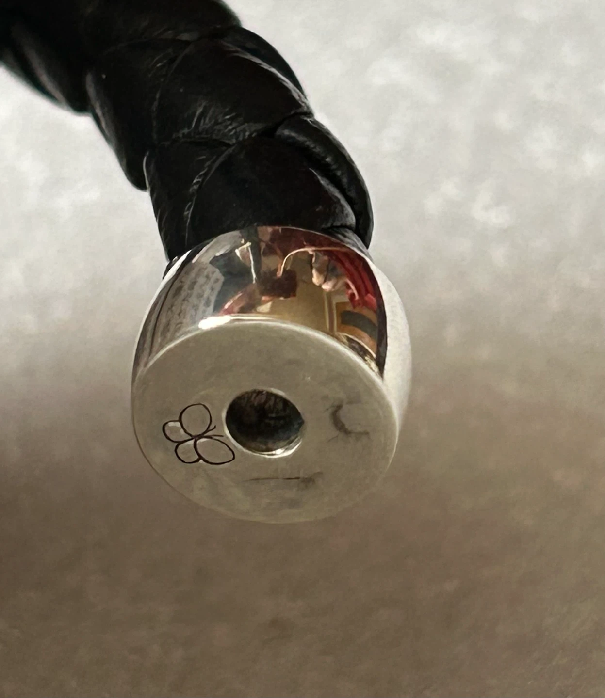 ボッテガヴェネタ イントレチャートシルバーxレザー ブレスレット(ブラック系)Mの写真6枚目