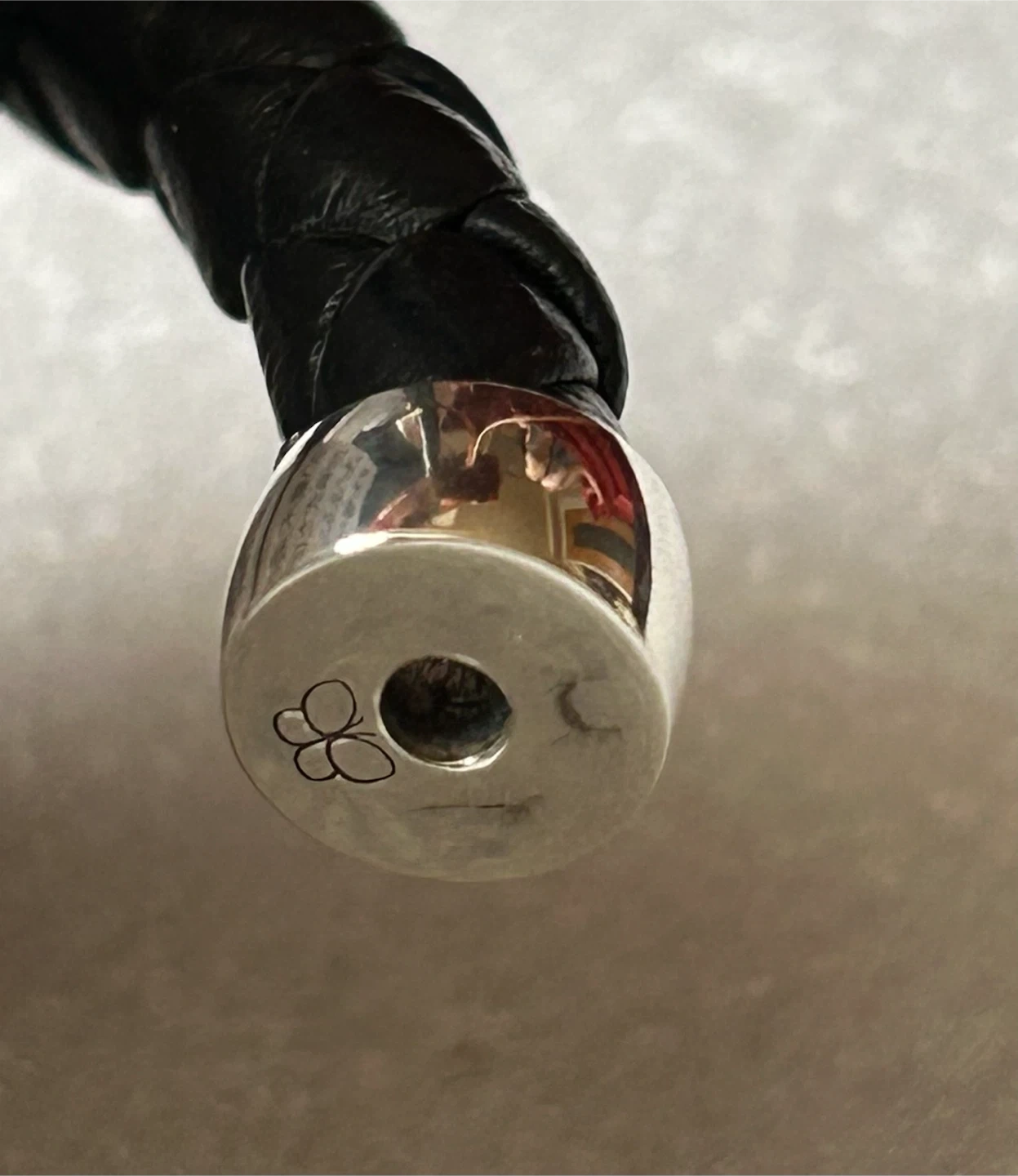 ボッテガヴェネタ イントレチャートシルバーxレザー ブレスレット(ブラック系)Mの写真6枚目