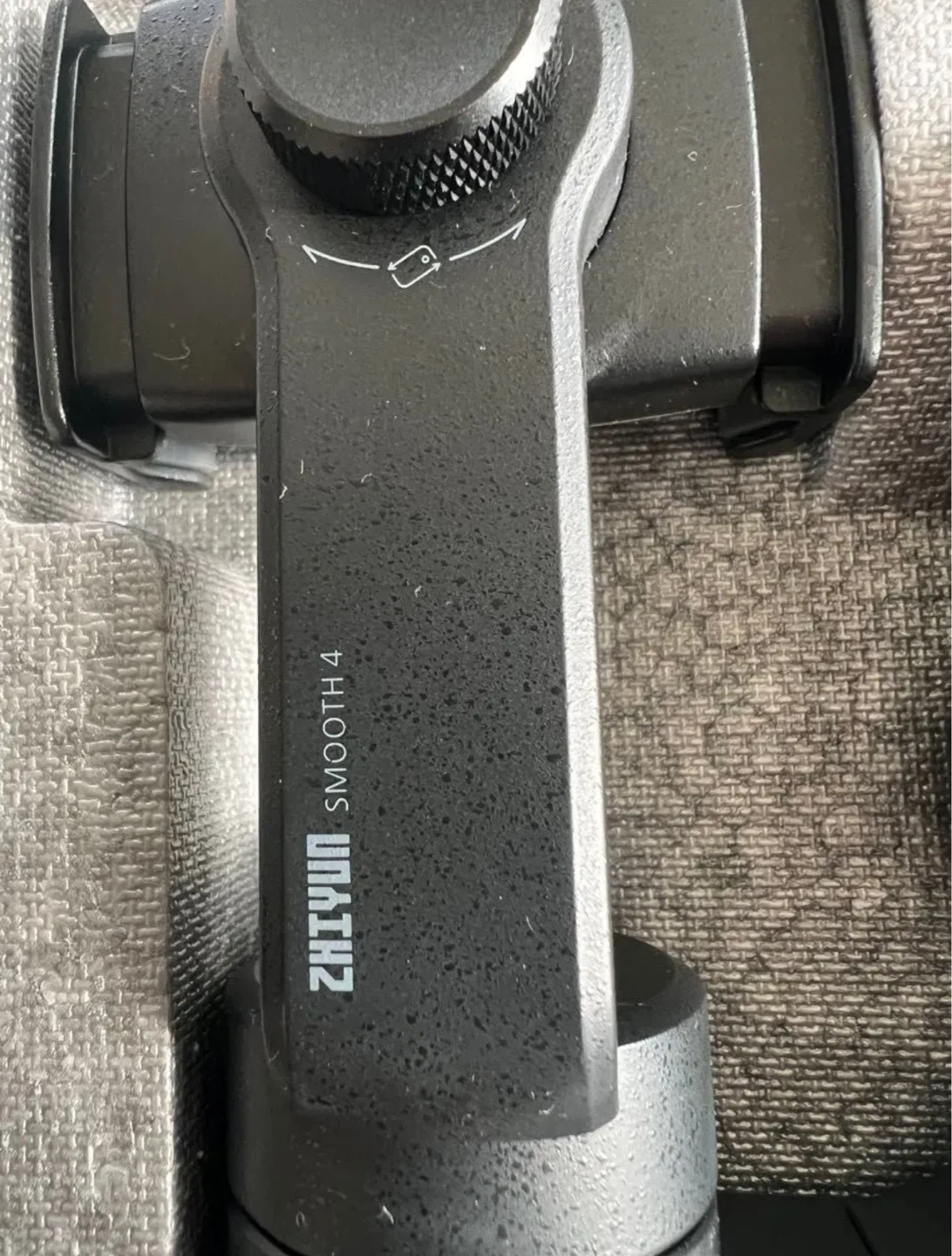 【ジンバル】ZHIYUN SMOOTH 4 スマートフォン　プロ仕様　3軸電動スタビライザーの写真4枚目
