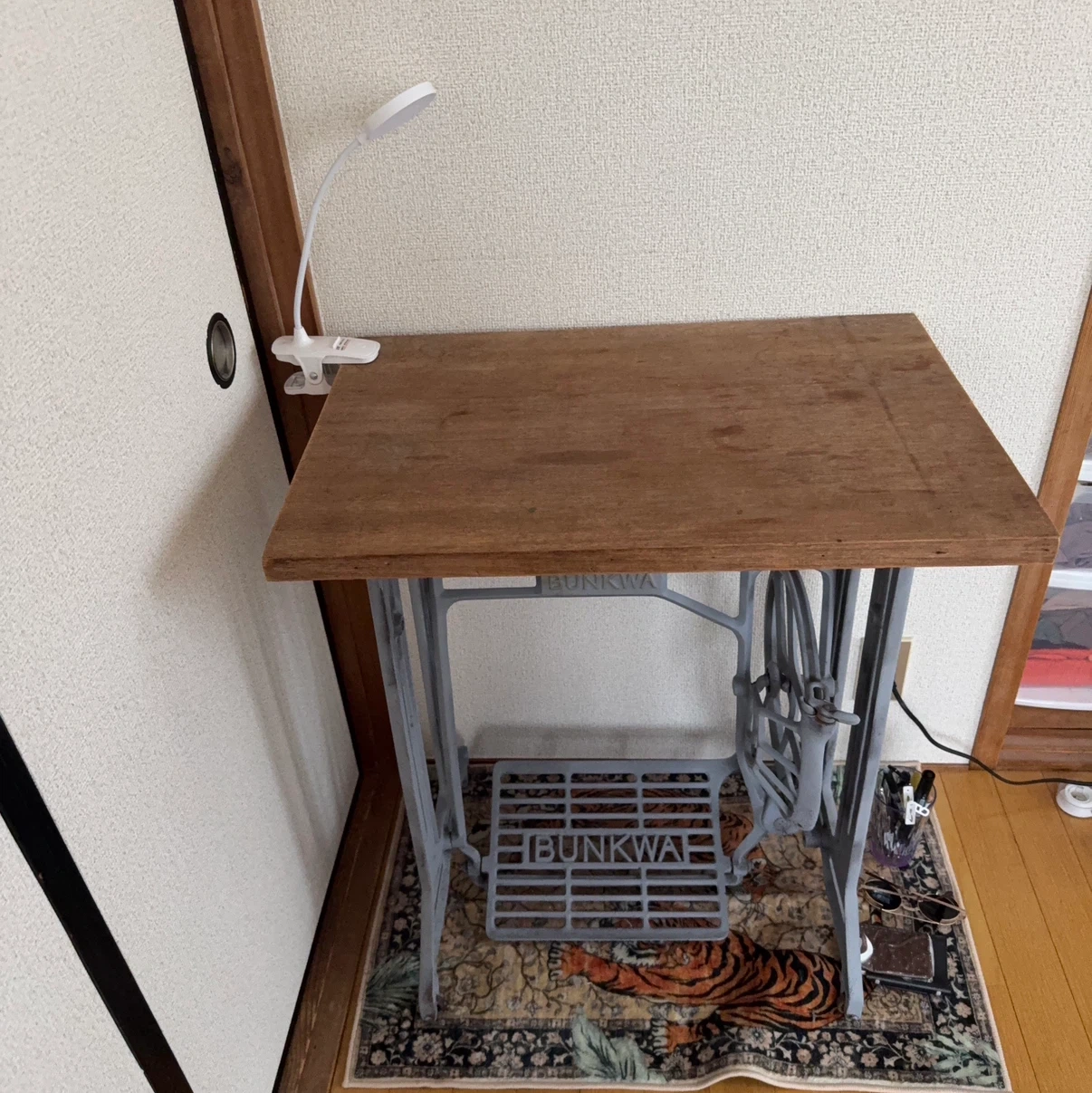 ブンカ ミシン脚リメイクテーブルの写真7枚目