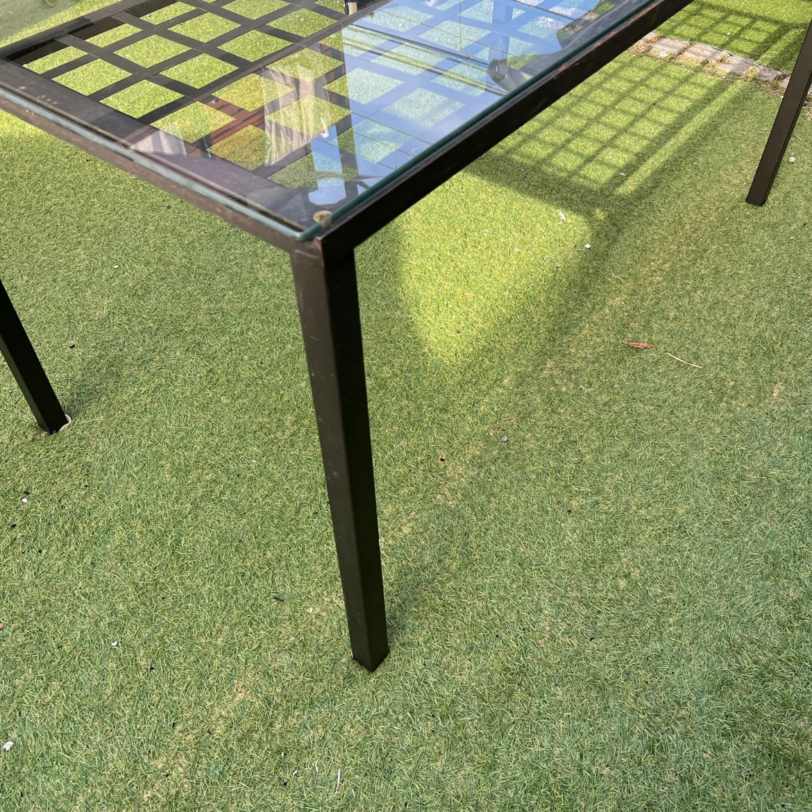 IKEA ガラス天板 ダイニングテーブル 幅151cm 奥行79cm 高さ75cmの写真6枚目