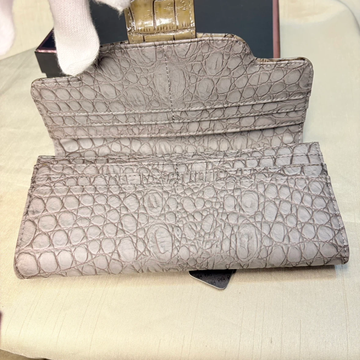 GUESS 長財布 CR378359の写真4枚目
