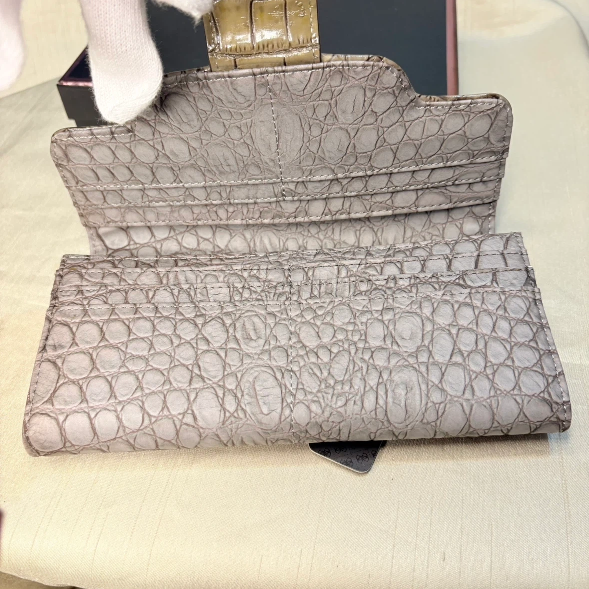 GUESS 長財布 CR378359の写真4枚目