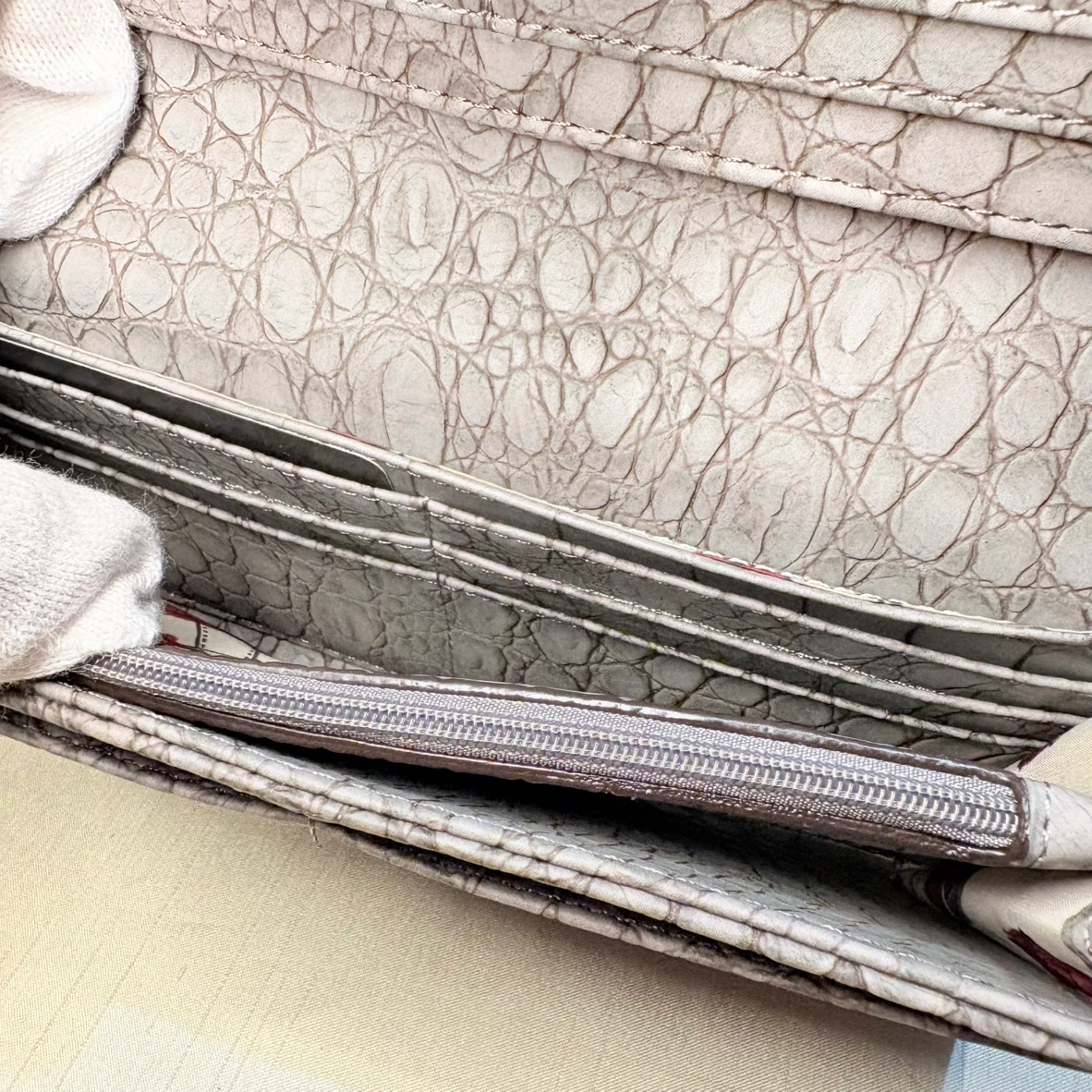 GUESS 長財布 CR378359の写真6枚目