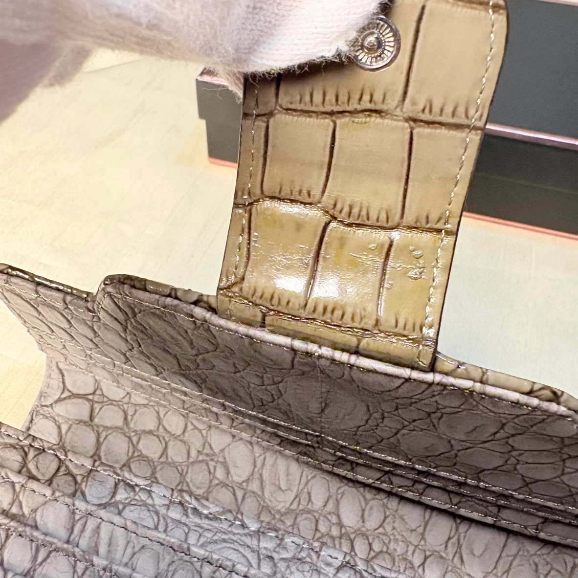 GUESS 長財布 CR378359の写真10枚目