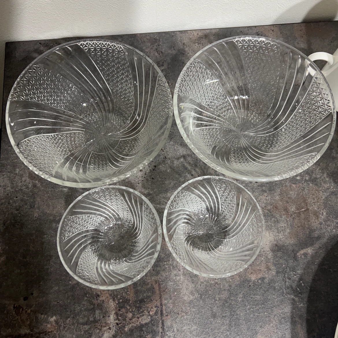 【9/27までに取りに来れる方】食器セット ガラスボウル マグカップ お皿の写真2枚目