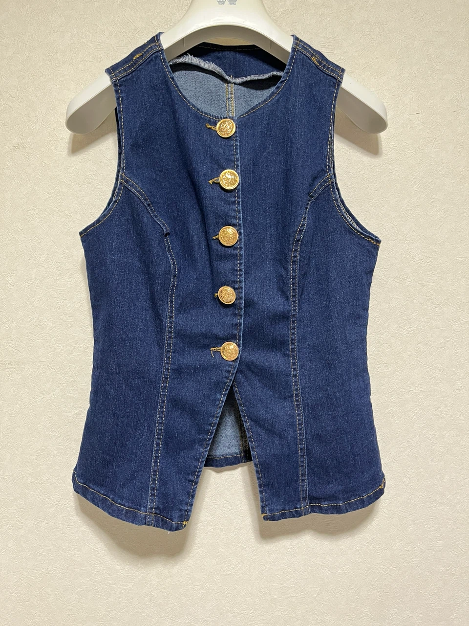 品内容 テンプレート 商品名 【美品】SHEIN シーイン デニムベスト ジレ金ボタン ヴィンテージ風ネイビーの写真2枚目