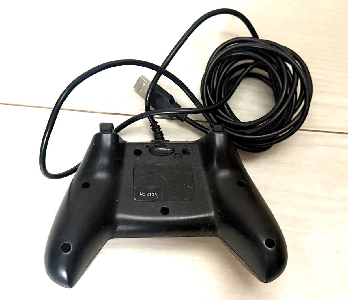 有線 ゲームコントローラー ブラックの写真2枚目