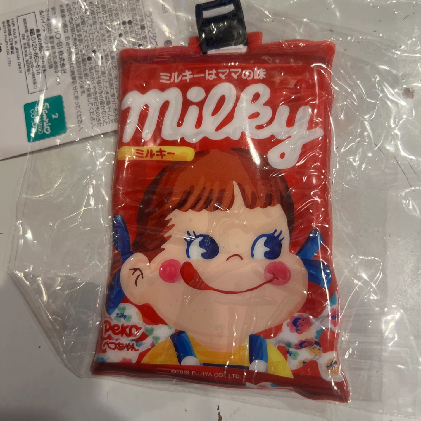 ペコちゃん ミルキー トートバックとラゲッジタグ付きの写真3枚目