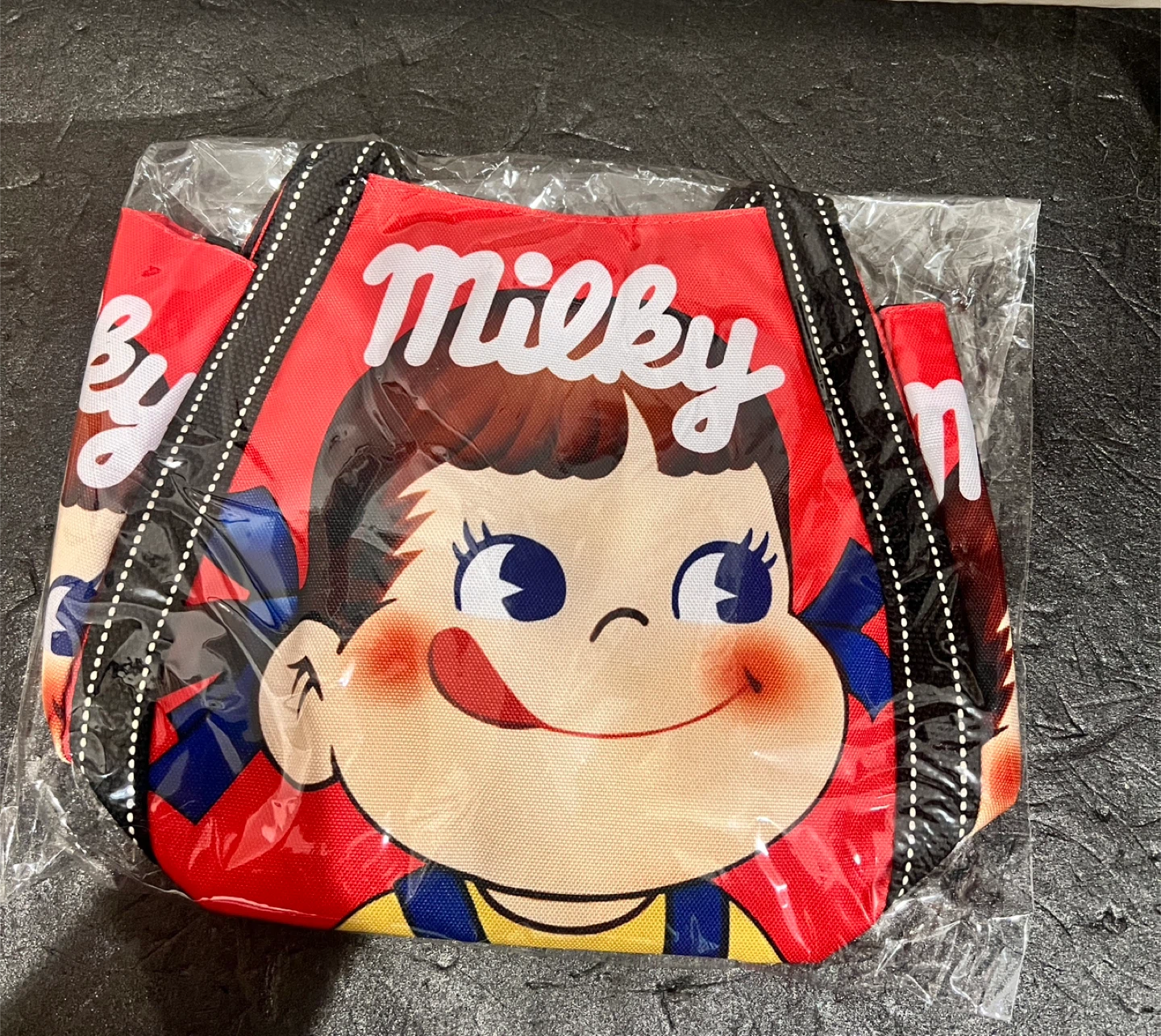 ペコちゃん ミルキー トートバックとラゲッジタグ付き