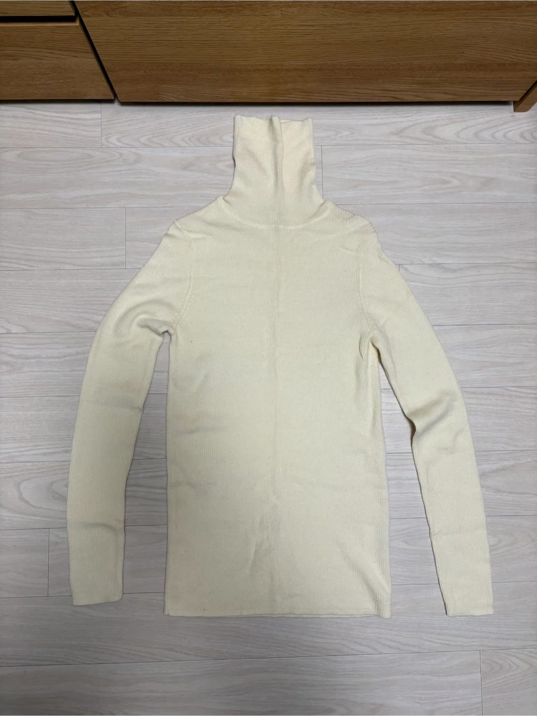ユニクロ リブニットタートルネック オフホワイト XL