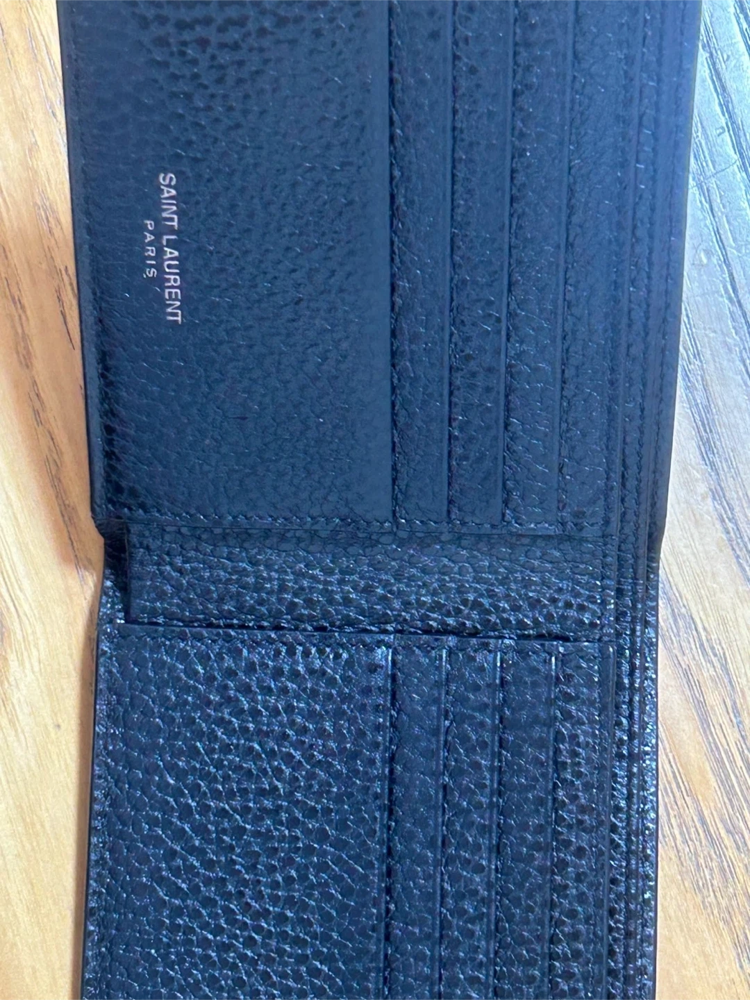 Saint Laurent(サンローラン)二つ折り財布 黒定価90000円!の写真3枚目