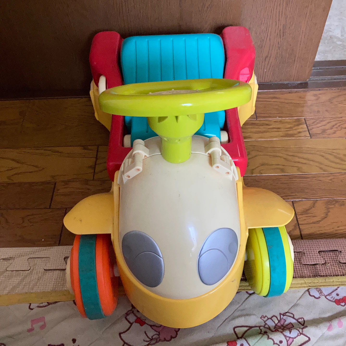 乗用玩具 おもちゃ 乗り物 カラフル