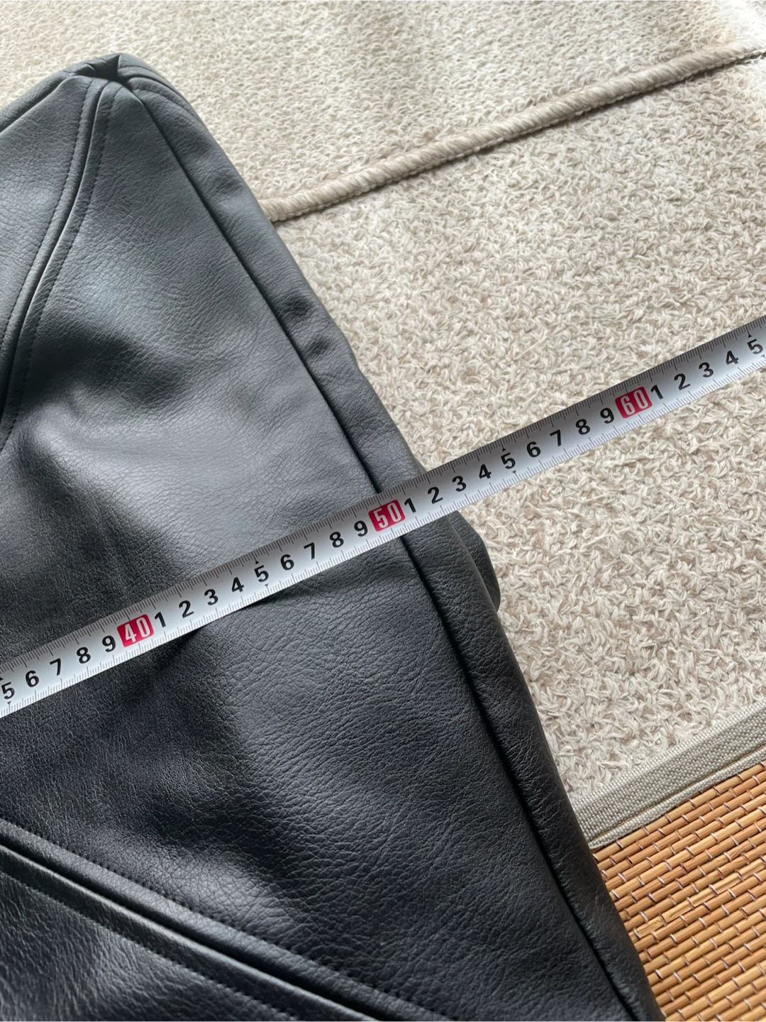 レザークッションカバー ブラックの写真2枚目