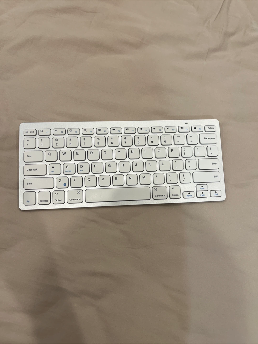 アンカー Bluetoothキーボード A7726