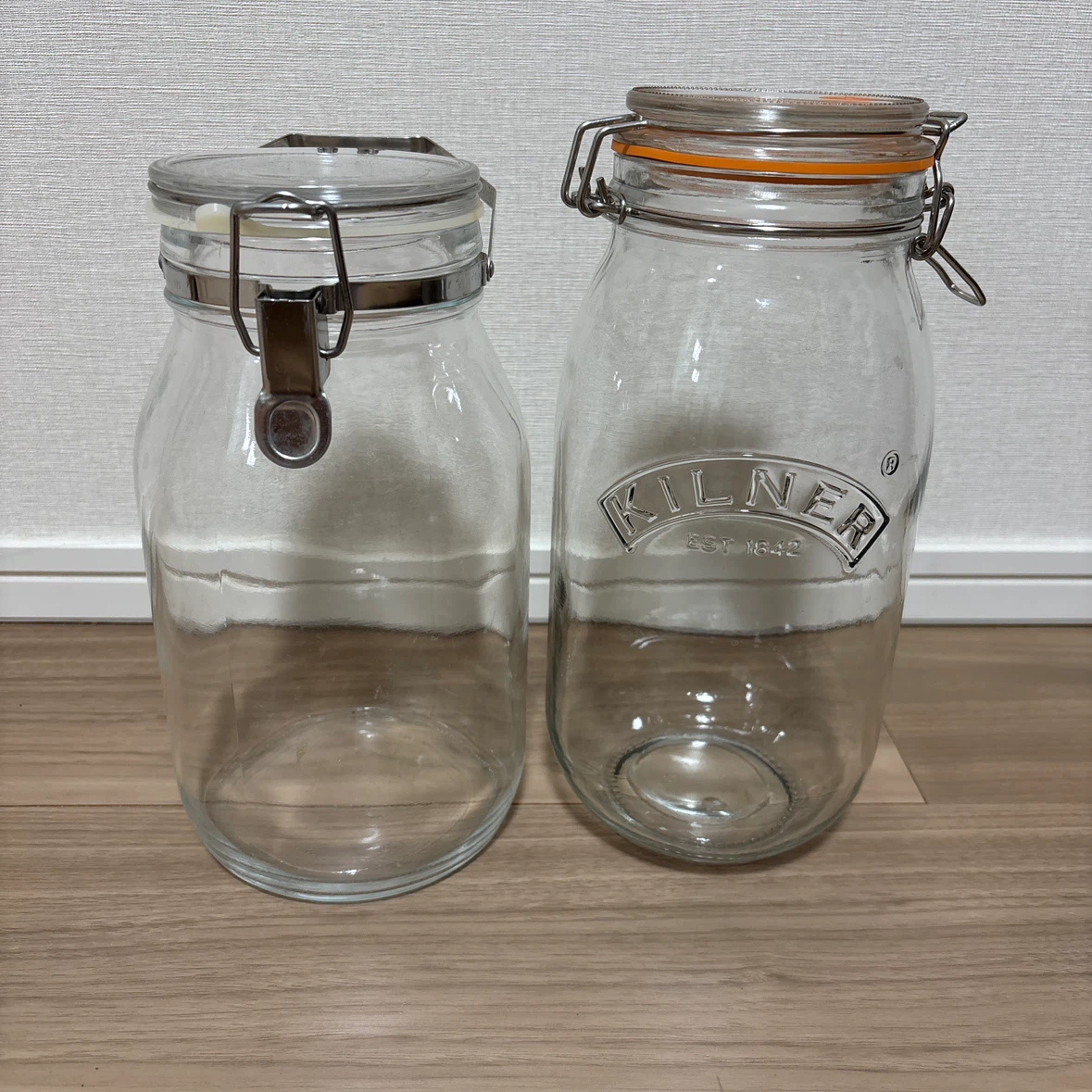 セラーメイト取手付密封ビン 2Lとキルナーラウンドクリップトップジャー2L