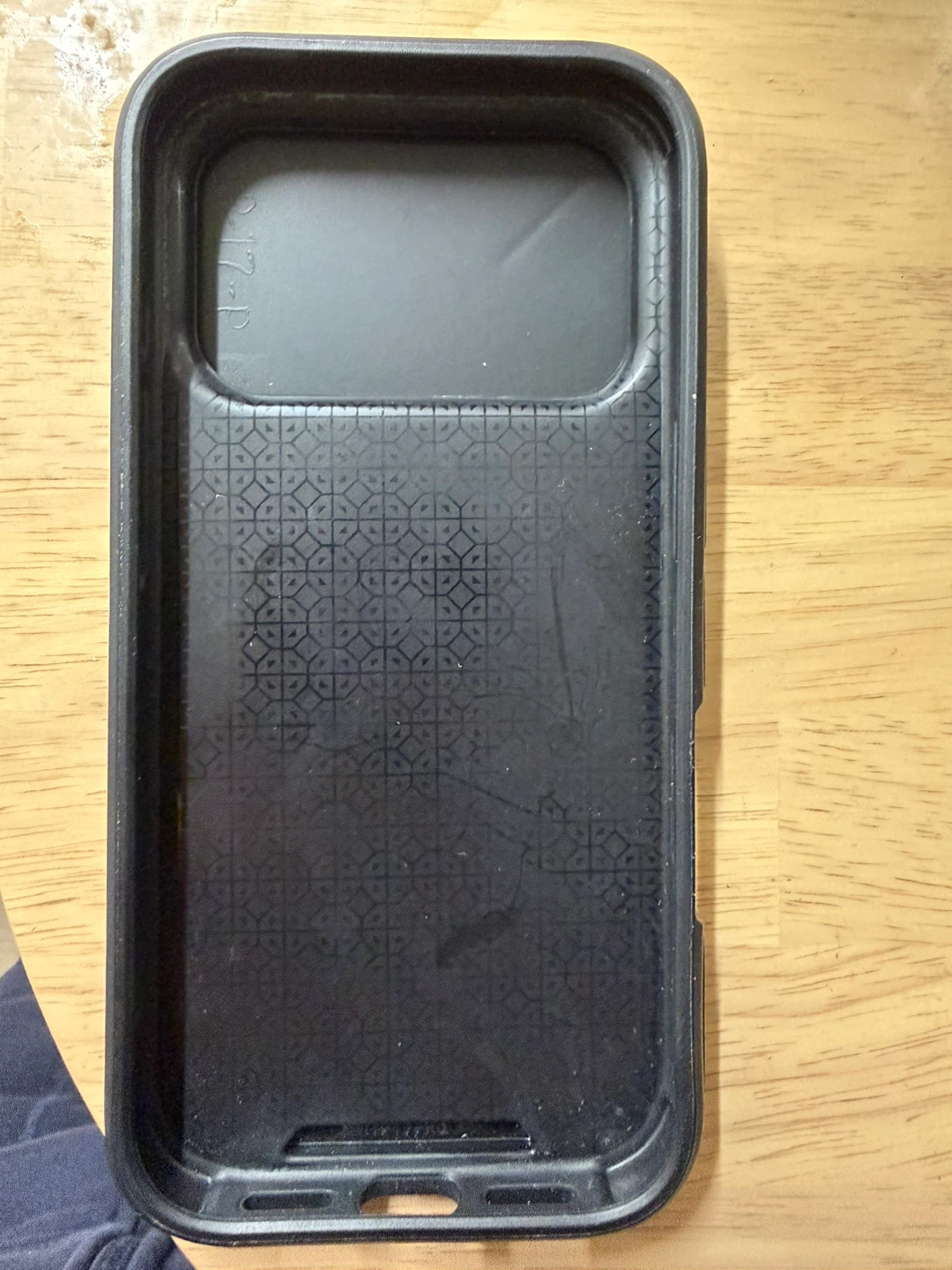 カメラレンズカバー付 iPhoneケース ブラックの写真3枚目