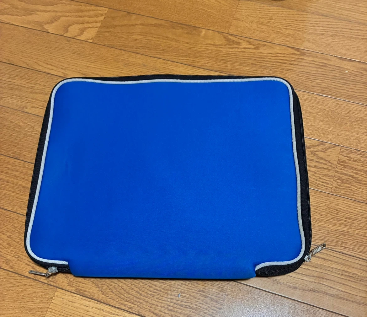ノートパソコンケース ブルー 汎用の写真2枚目
